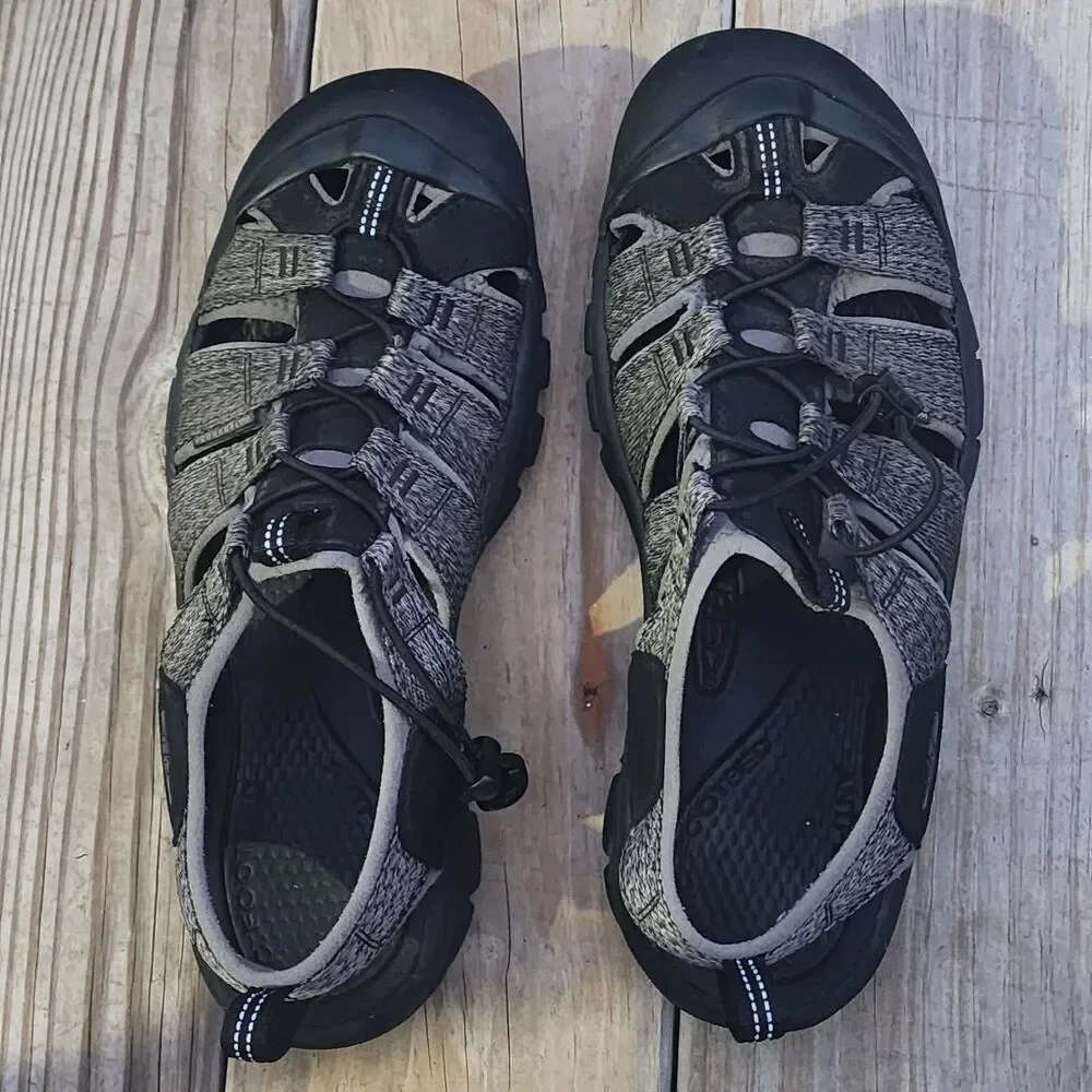 KEEN Men's Size 11 Newport H2 Sandal/Sneaker in Black/Steel Grey Color Way Used